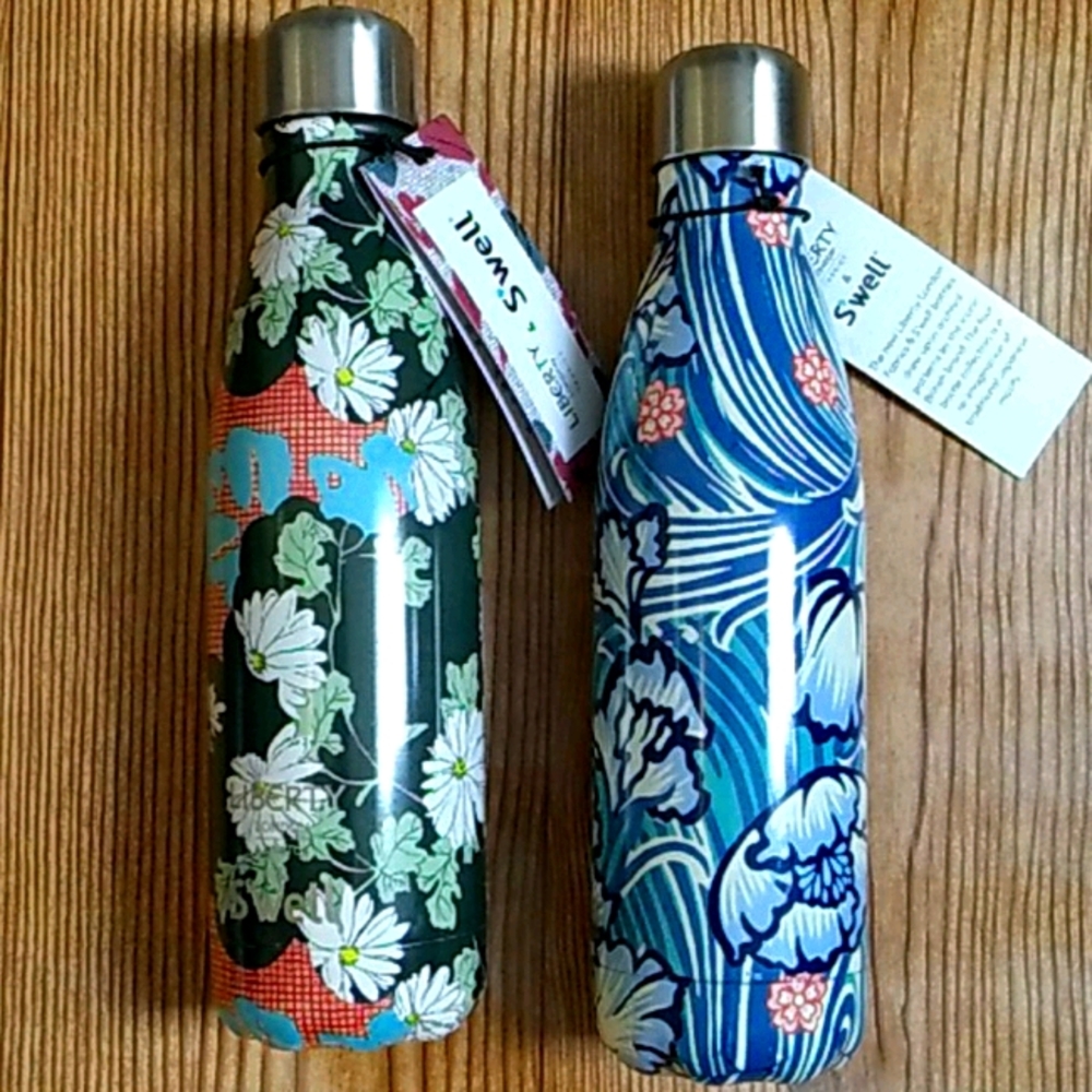 NWT 2 Swell bottles